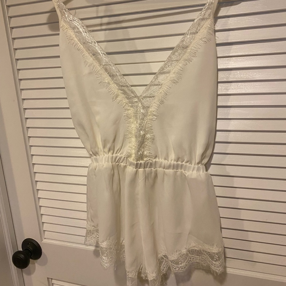 NWT! Wolf & Whistle, White Spaghetti Strap Silk Tank With Lace Detail, Size 4